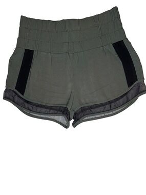 Rosa Cha Brazilian Designer Dolphin Hem Shorts Olive Green Resortwear 2/4
